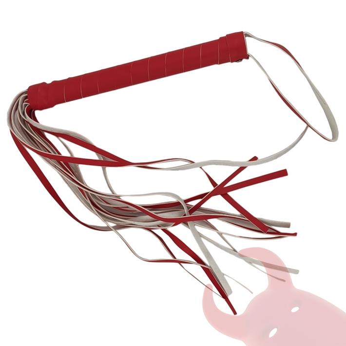 Kit de ecocuero rojo con latigo, mordaza, esposas y antifaz