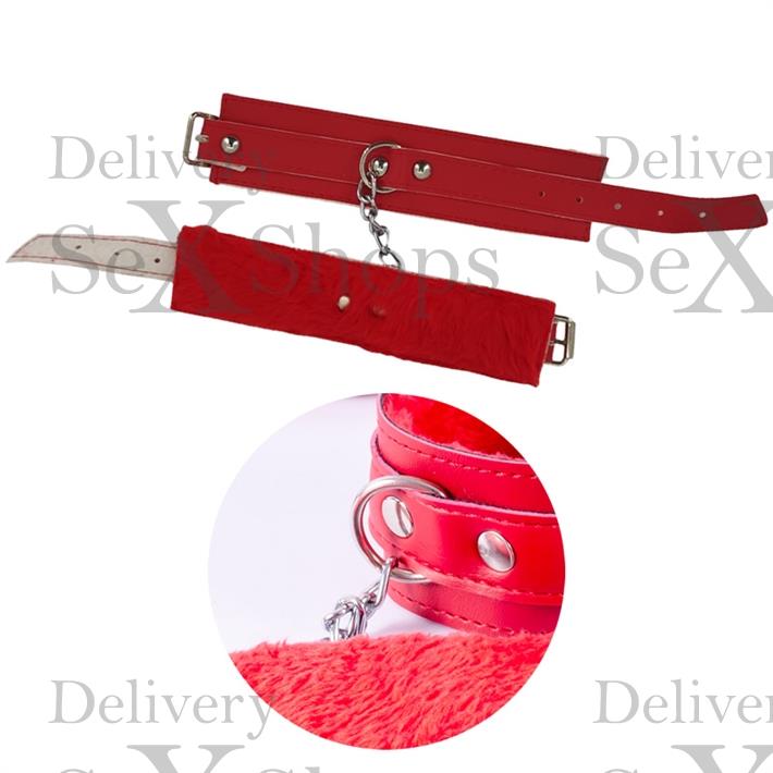 Kit de ecocuero rojo con latigo, mordaza, esposas y antifaz