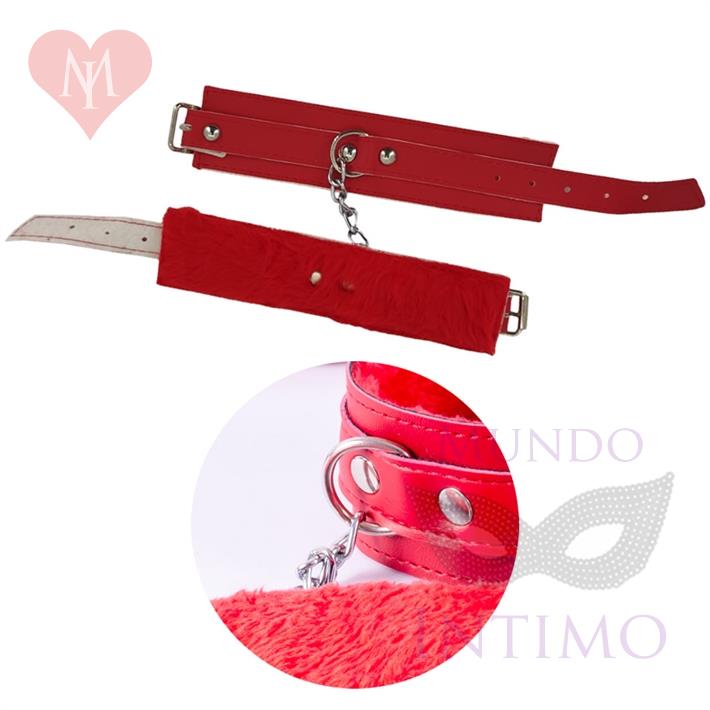 Kit de ecocuero rojo con latigo, mordaza, esposas y antifaz