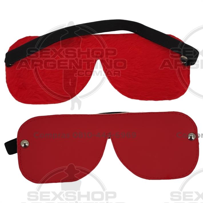 Kit de ecocuero rojo con latigo, mordaza, esposas y antifaz