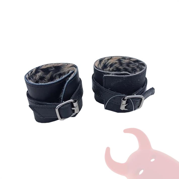 Esposas Negras Simples Con Mosqueton Y Peluche Animal Print