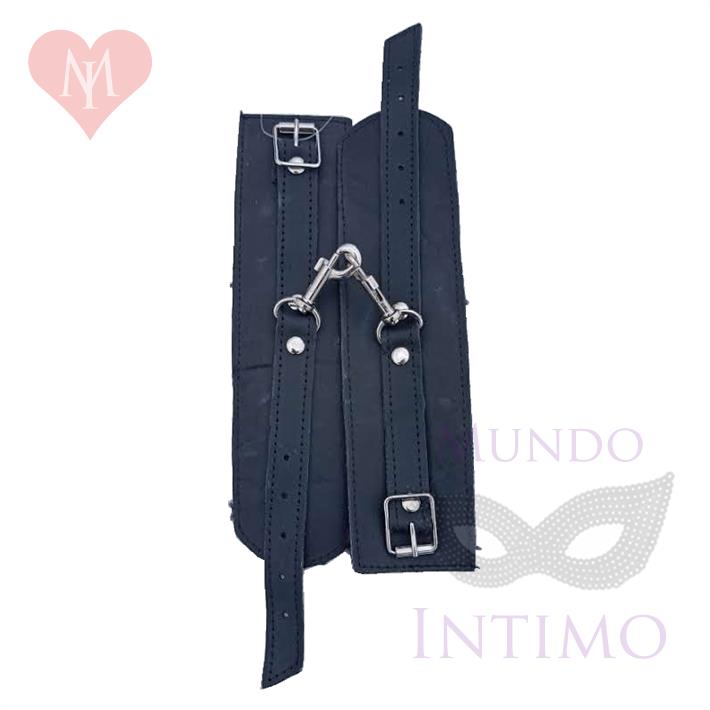 Esposas Negras Simples Con Mosqueton Y Peluche Negro