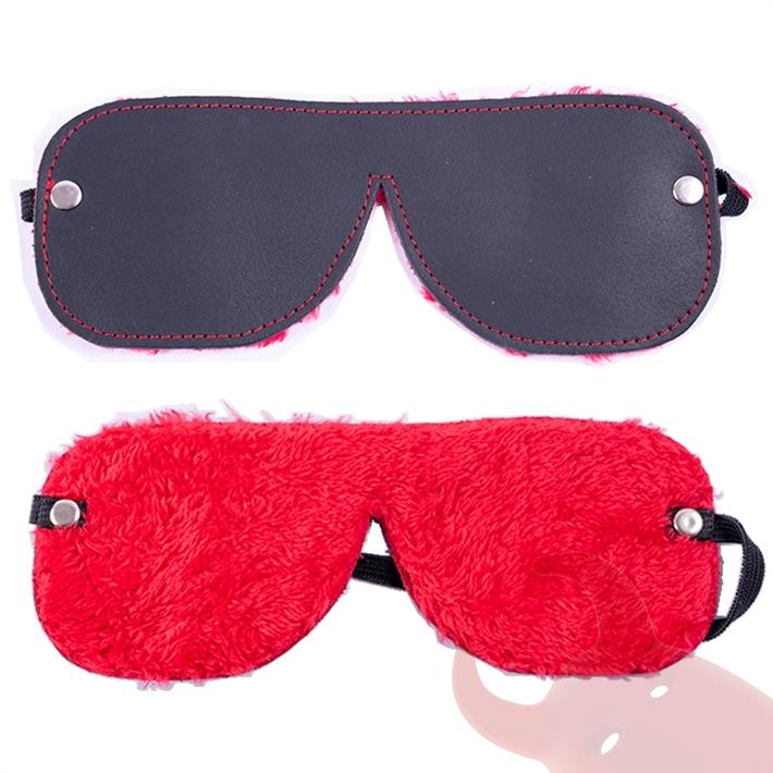  Antifaz negro con peluche rojo 