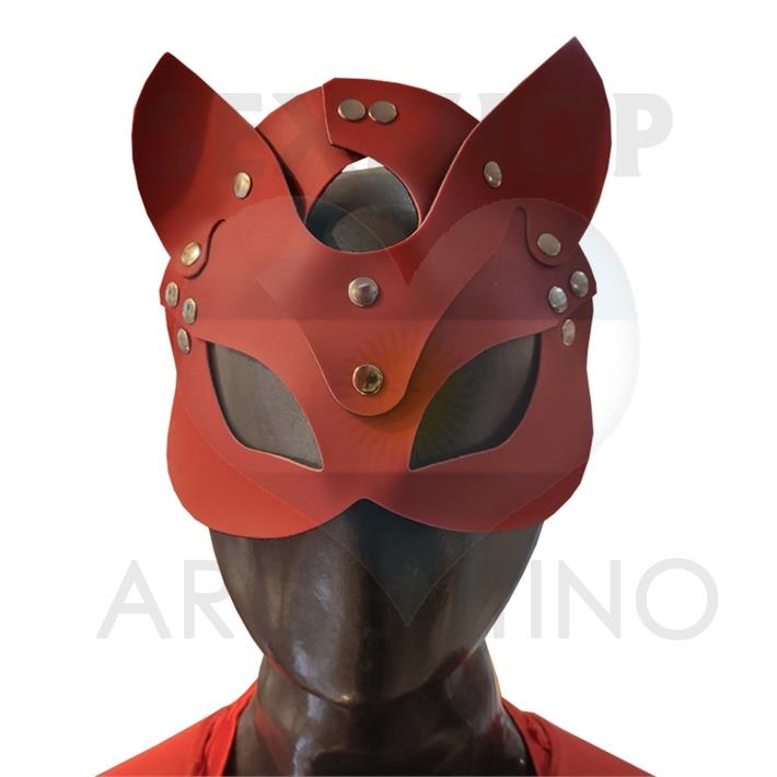Mascara roja con orejas roja