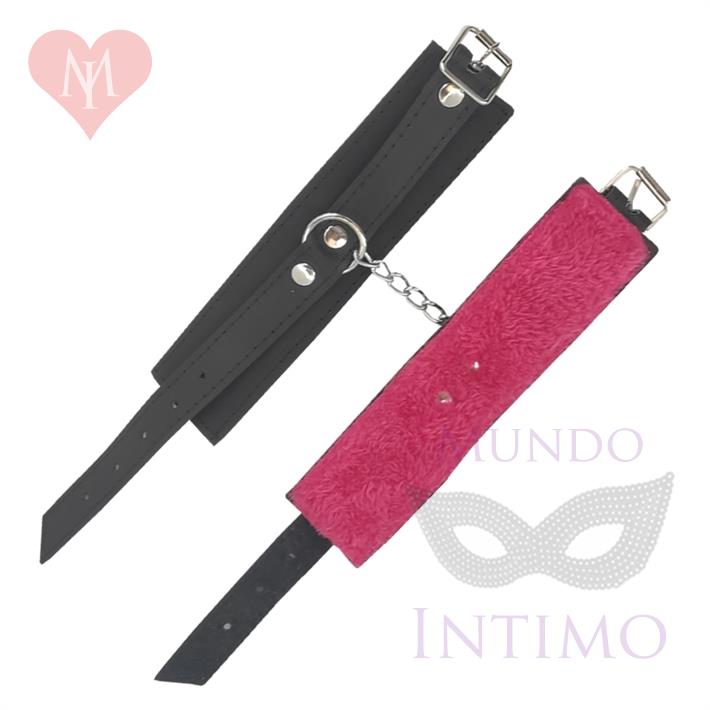 Esposas de cuero negro con peluche fucsia