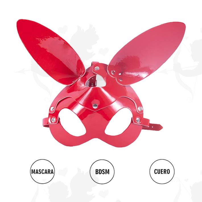 Mascara en cuerina roja de conejo