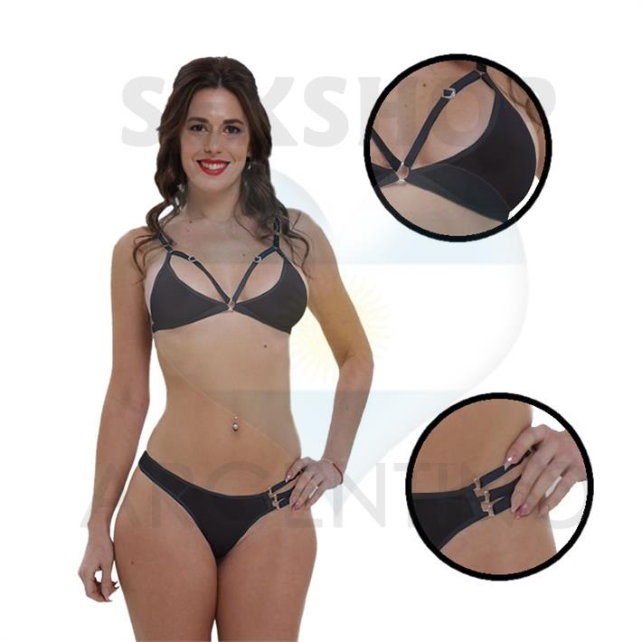 Conjunto Triángulo tres trias tul liso negro