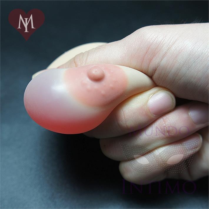 Llavero con forma de teta pellizcable