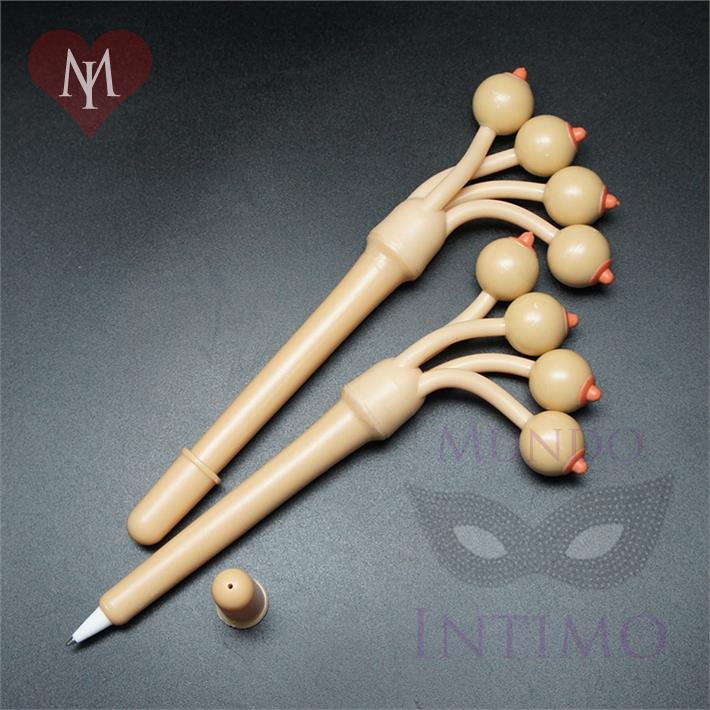 Lapicera con pechos que cuelgan