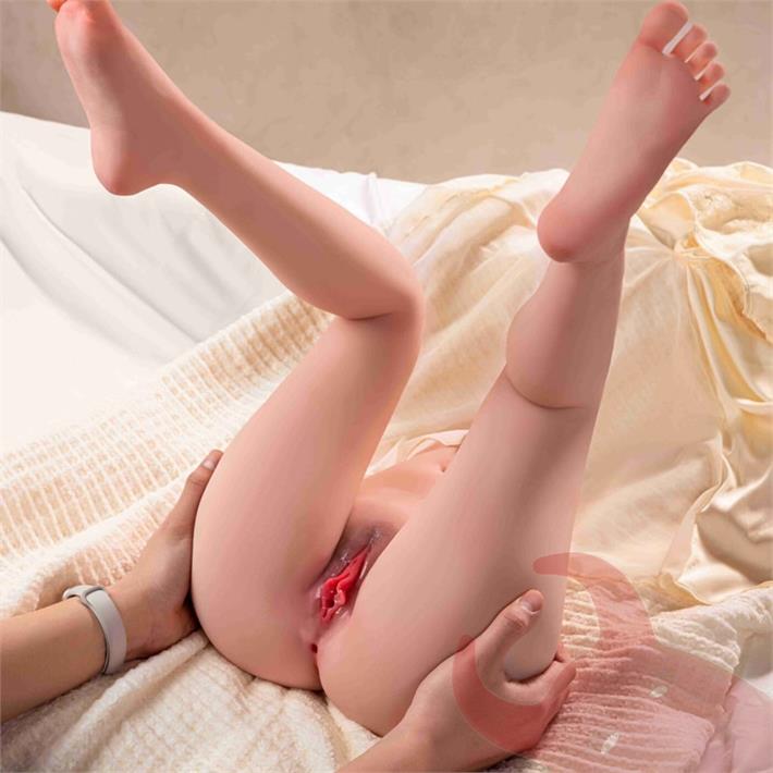 Semi Torso Realista Con piernas articulables – 9.5 KG